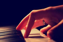 如何在手机上投资股票:配资炒股大全-大盘回调 无敌的“易中天”也终于跌了！为何情绪突变？